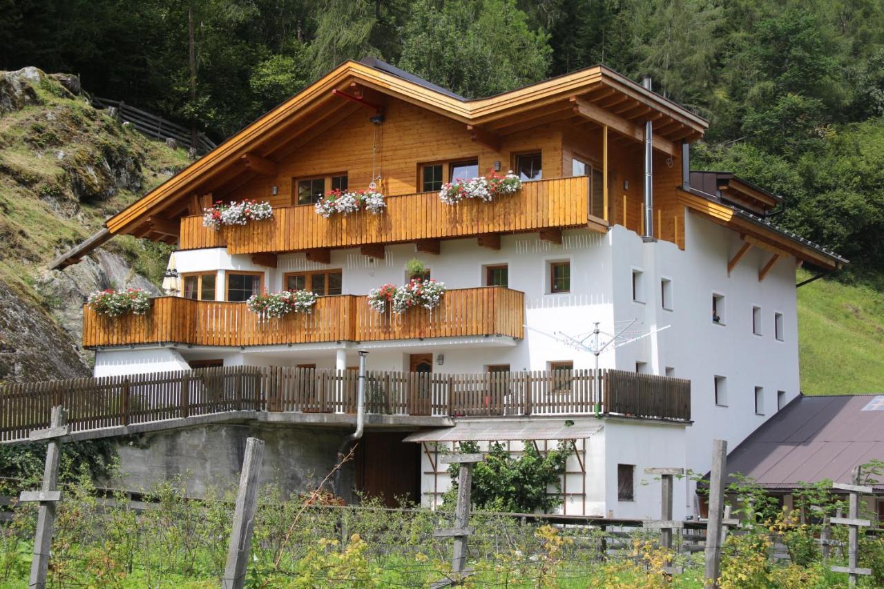 Michelas - Hof Umhausen Luaran gambar